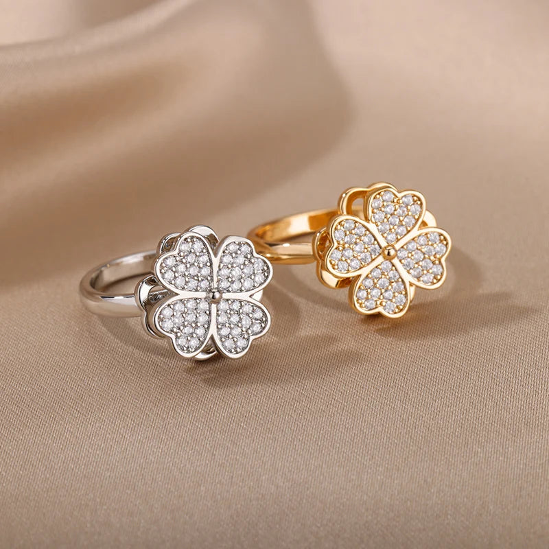 The Crystal Clover Kinetic Ring