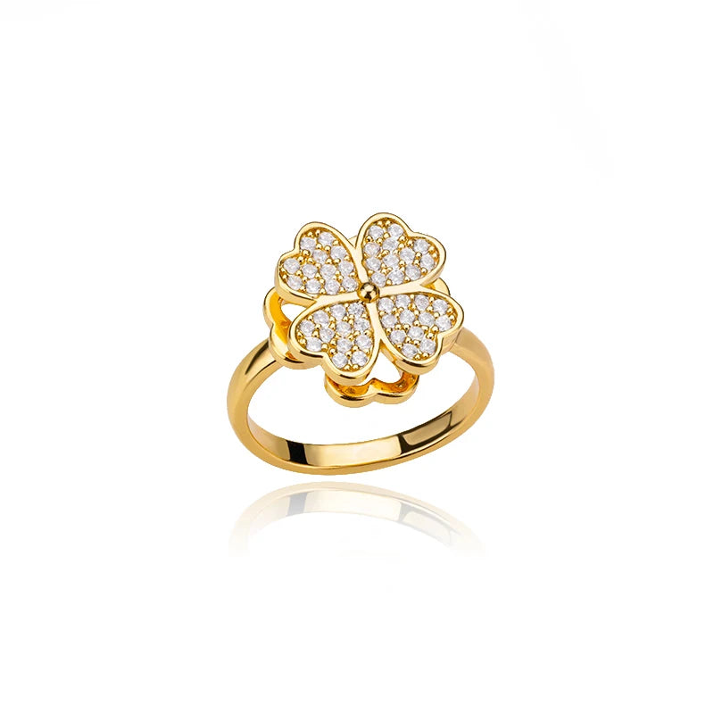 The Crystal Clover Kinetic Ring