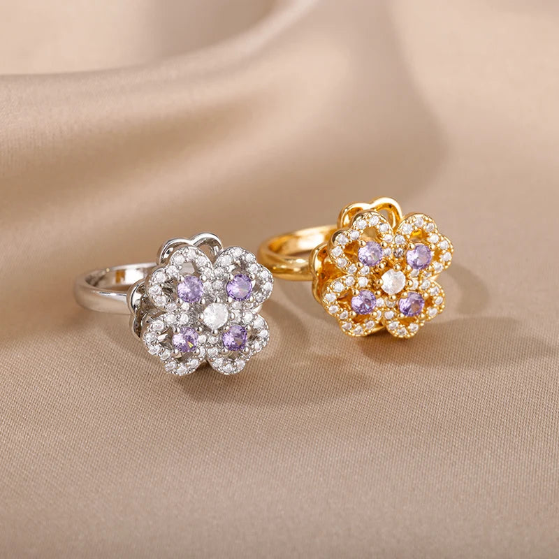 The Crystal Clover Kinetic Ring