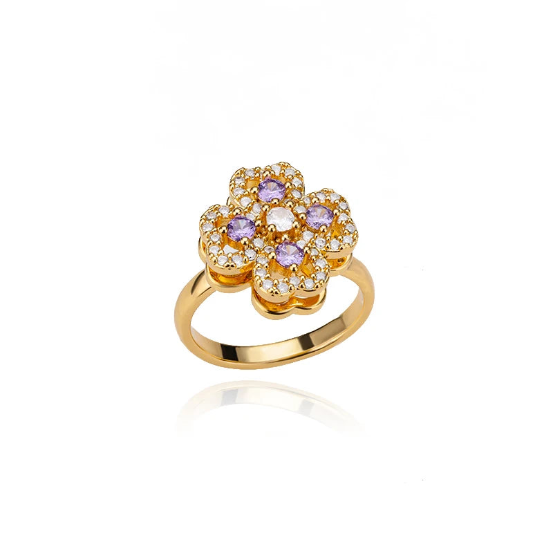 The Crystal Clover Kinetic Ring