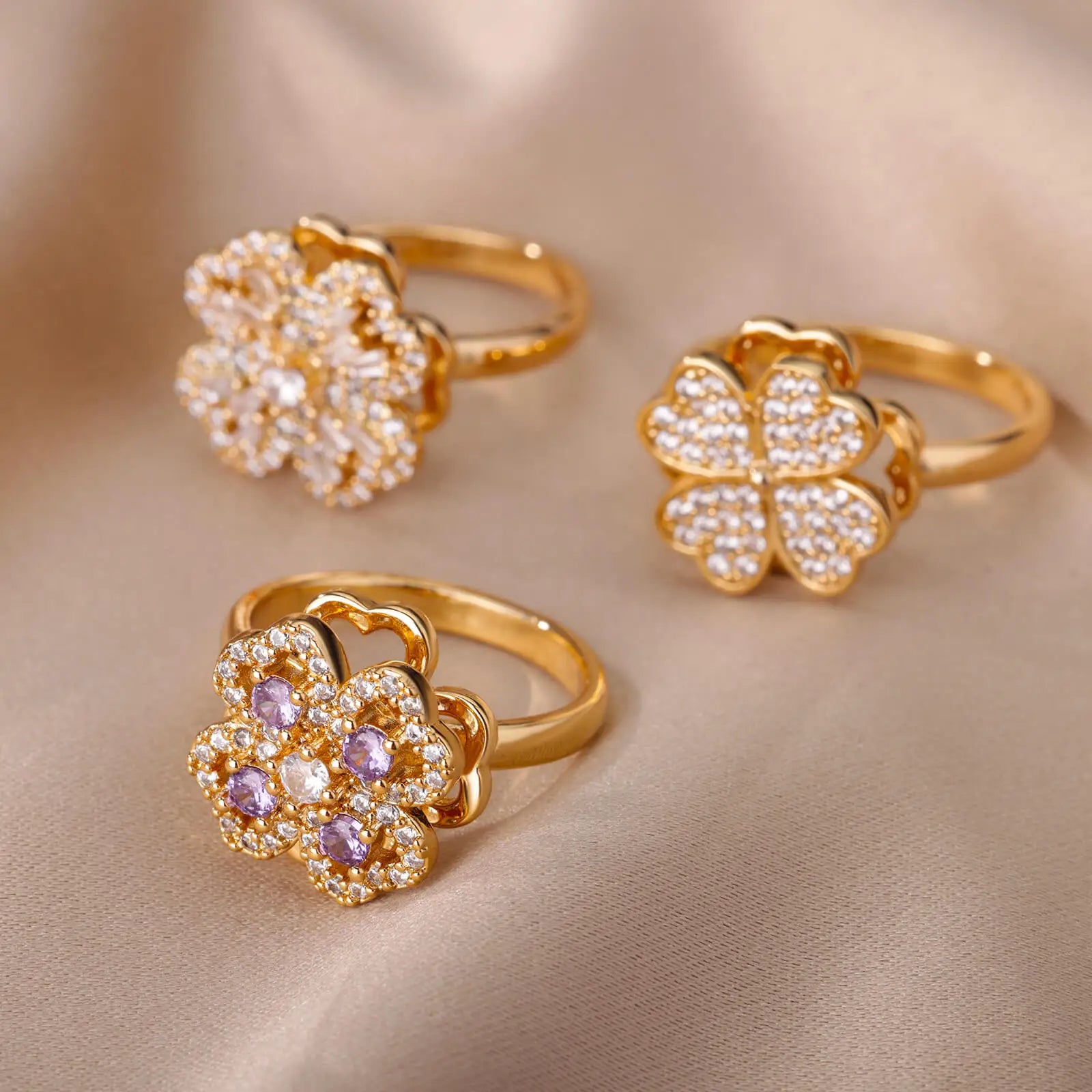 The Crystal Clover Kinetic Ring
