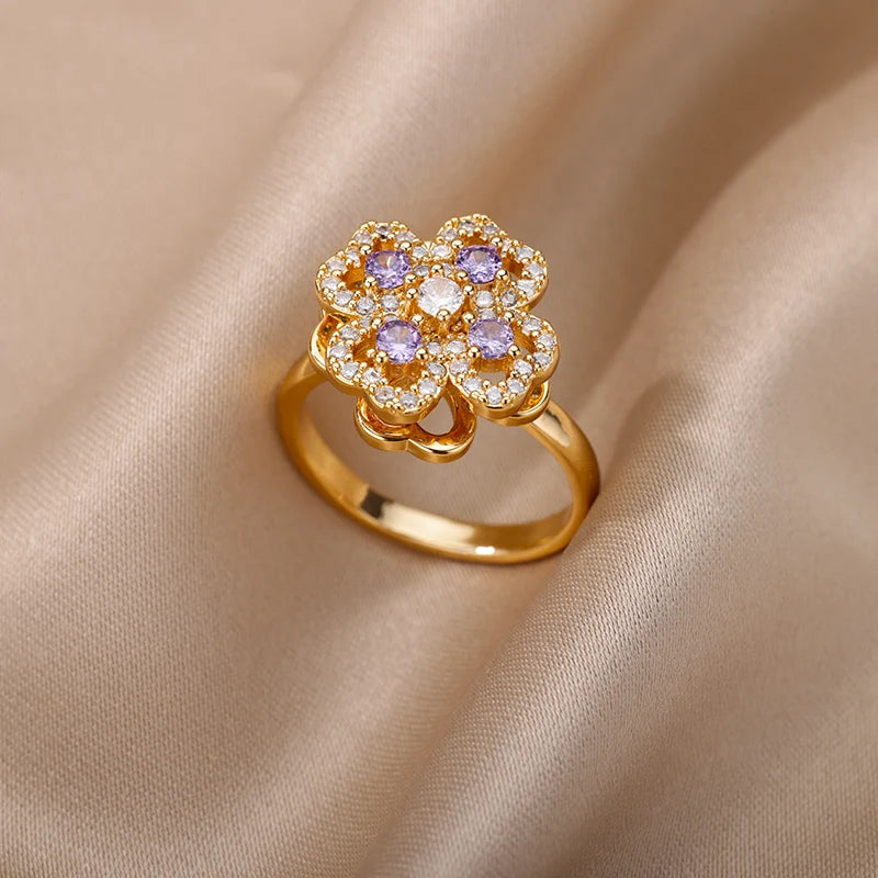 The Crystal Clover Kinetic Ring