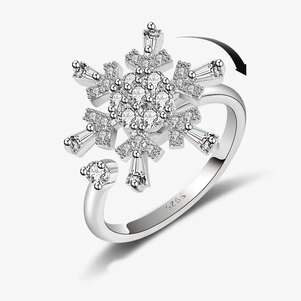 The Lumière Snowflake Ring