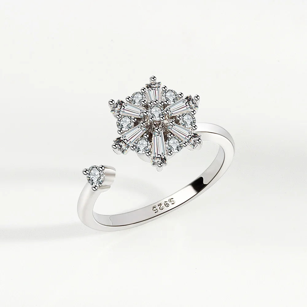 The Lumière Snowflake Ring