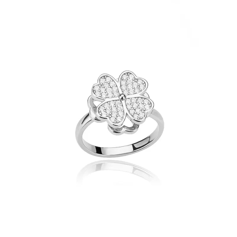 The Crystal Clover Kinetic Ring