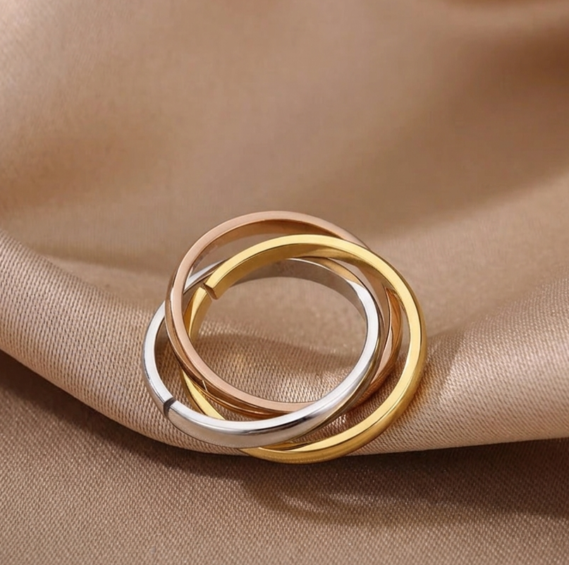 The Tri-Tone Harmony Interlinked Ring